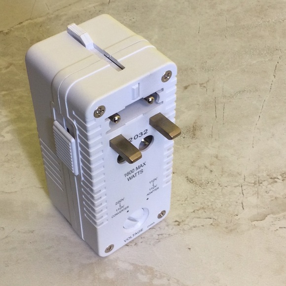 Brookstone Travel Power Converter - Picture 6 of 14